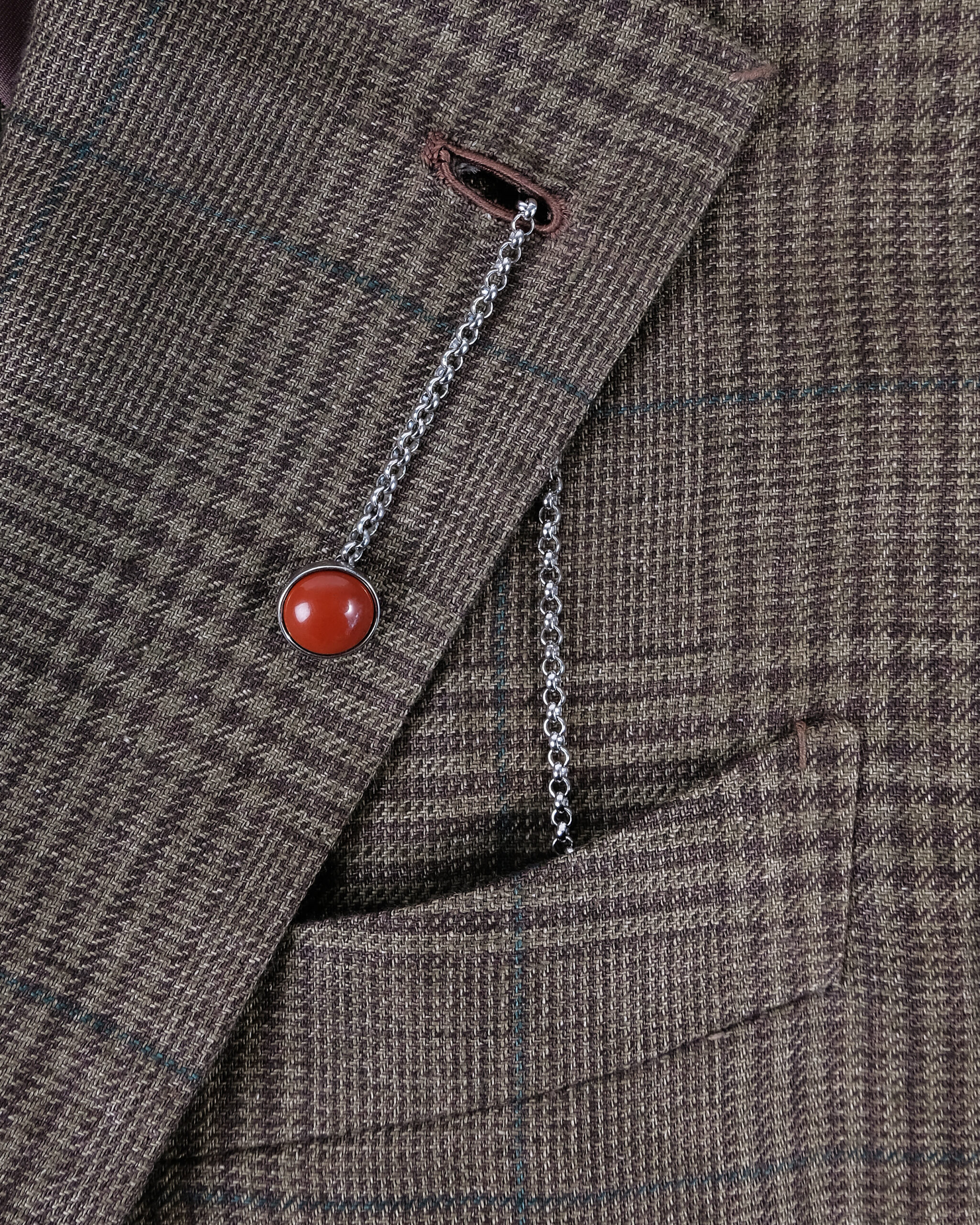Lonewolf Lapel Chain